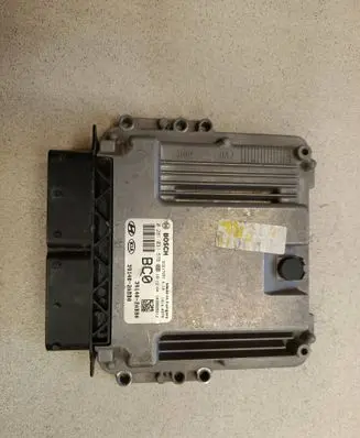 Hyundai Tucson TL Engine control unit/module EDC17C57 391402ABB0 0281031578