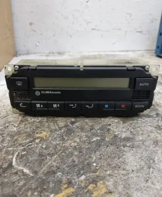 Volkswagen Golf IV Climate control unit 3B1907044A