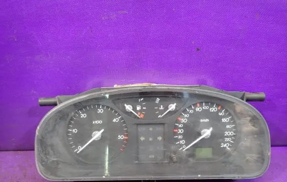 Renault Laguna II Speedometer (instrument cluster) 8200218863B