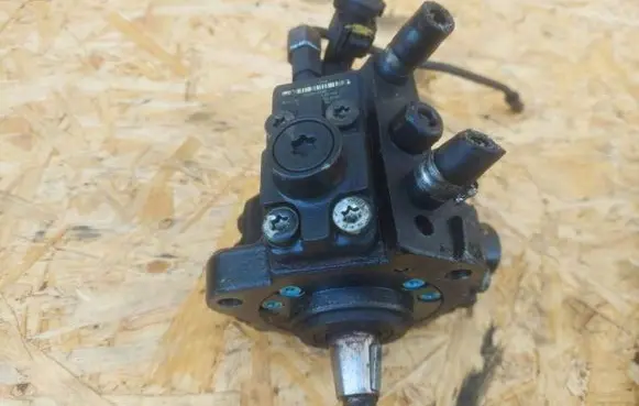 Opel Zafira B Fuel injection high pressure pump QQQQQQQQQQQ