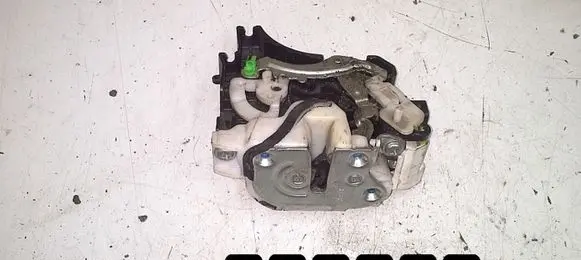 Citroen C-Crosser Front door lock 