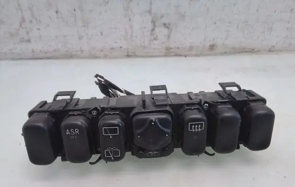 Mercedes-Benz A W168 Windscreen/window heater switch 1688203610