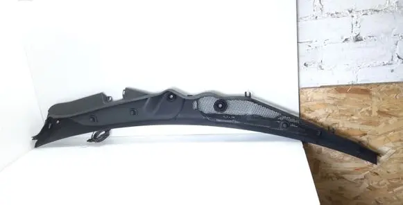 Mercedes-Benz E W212 Wiper trim A2128301013 A2128300013