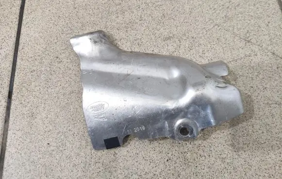 Land Rover Discovery Sport Heat shield in engine bay G4D39A462BA