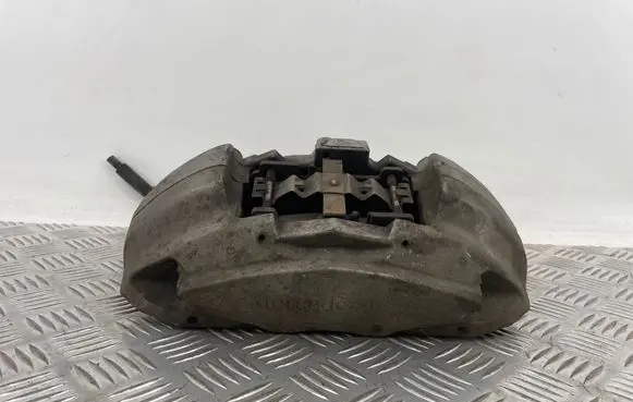 Mercedes-Benz C W205 Front brake caliper