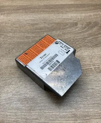 BMW 5 E39 Airbag control unit/module 8374799 MRSZ9032