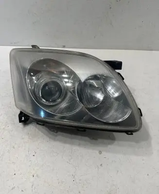 Toyota Avensis T250 Headlight/headlamp