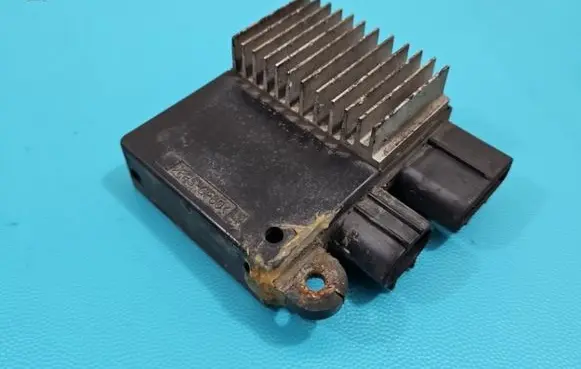 Coolant fan relay