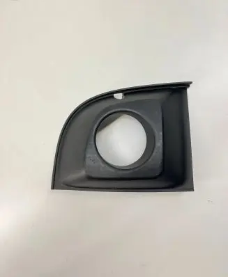 Front fog light trim/grill