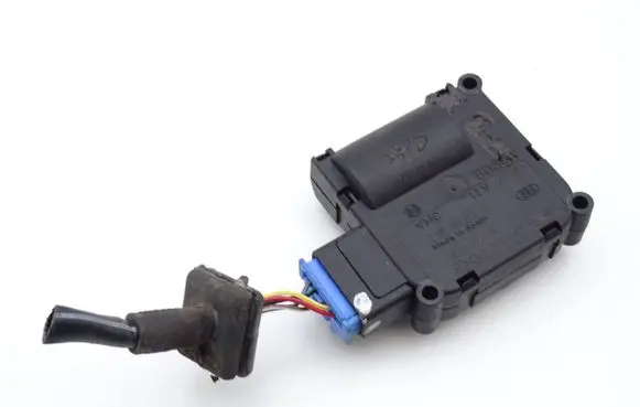 Audi A8 S8 D3 4E Air flap motor/actuator 4E0820511 0132801323