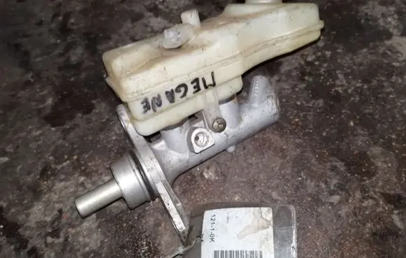 Master brake cylinder
