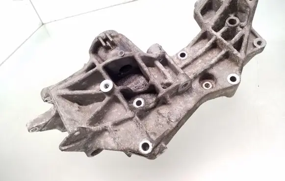Audi A4 S4 B5 8D Generator/alternator bracket 058145523B
