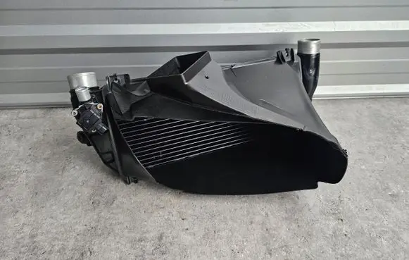 Maserati Levante Intercooler radiator 10156519