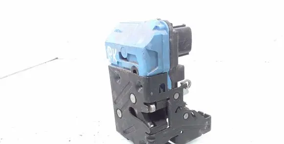 Volvo V70 Front door lock 30663040
