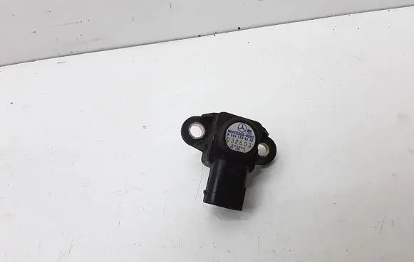 Mercedes-Benz C W203 Mass air flow meter A0041533328