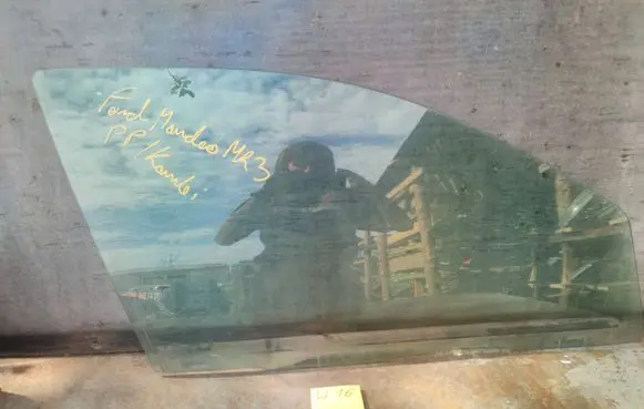 Ford Focus Front door window glass four-door 545165465