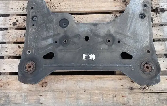 Opel Vivaro Front subframe 000