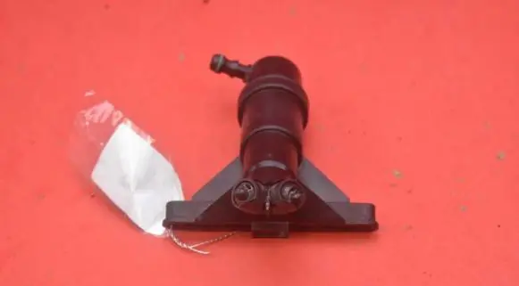 BMW 5 E60 E61 Windshield washer spray nozzle 