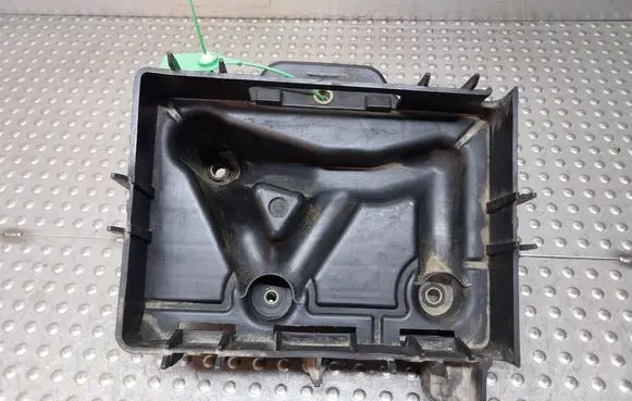 Seat Ibiza III (6L) Battery box tray S26380265 6Q0915331