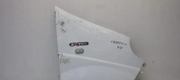 Opel Vivaro Fender