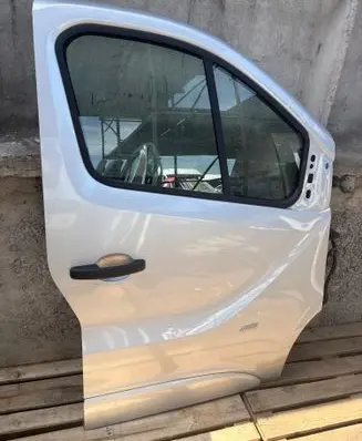 Renault Trafic III (X82) Front door 