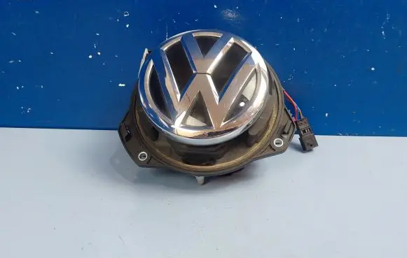 Volkswagen PASSAT B8 Tailgate handle with camera 3G0827469BJ 01073079001