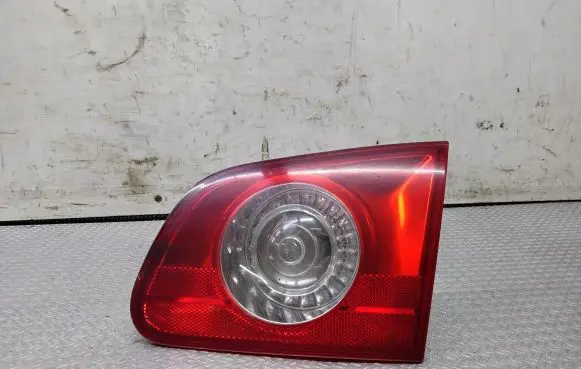 Volkswagen PASSAT B6 Tailgate rear/tail lights