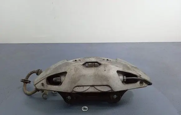 BMW 7 G11 G12 Front brake caliper 6885621