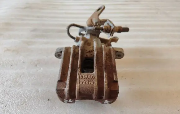 Skoda Yeti (5L) Rear brake caliper