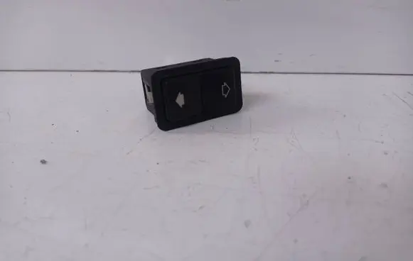 BMW 5 E39 Electric window control switch 8368974