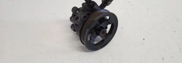Toyota Corolla Verso AR10 Power steering pump 8902