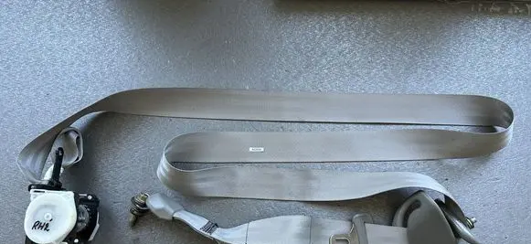 Nissan Patrol Y61 Middle seatbelt (rear) 88844VB300