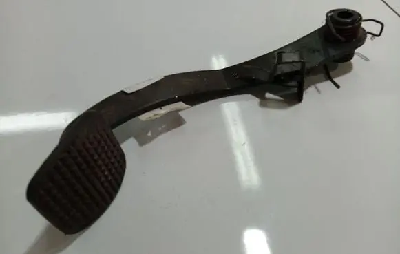 Iveco Daily 40.8 Brake pedal 