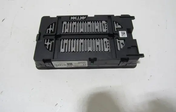 Audi Q7 4M Bluetooth antenna 4M0035502 17701111 10R047673