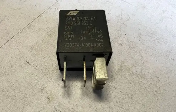Audi A4 S4 B8 8K Other relay 7M0951253C