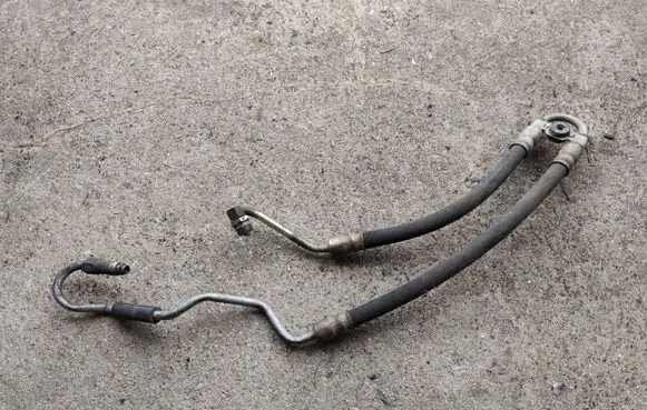 Jeep Cherokee III KJ Power steering hose/pipe/line