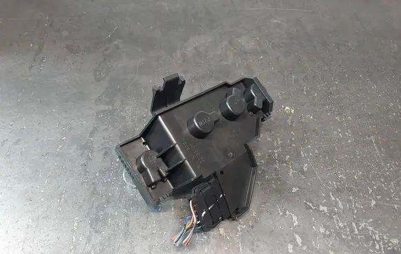 Audi A4 S4 B5 8D Tail light bulb cover holder 289922