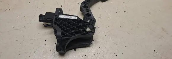 Volkswagen Golf V Clutch pedal 1K1721059