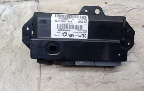 Chrysler 300 - 300C Door control unit/module P56038722A0