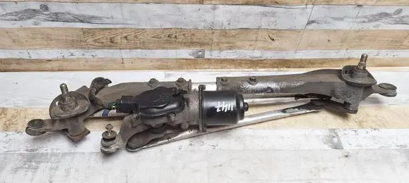 Front wiper linkage and motor