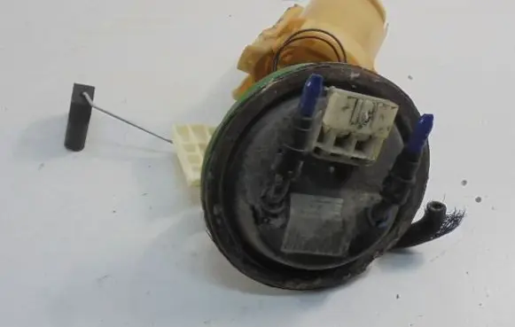 Opel Zafira A In-tank fuel pump 90581616
