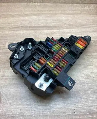BMW 5 E60 E61 Fuse module 6906588 6906603