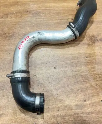 BMW 5 E39 Intercooler hose/pipe 7786530