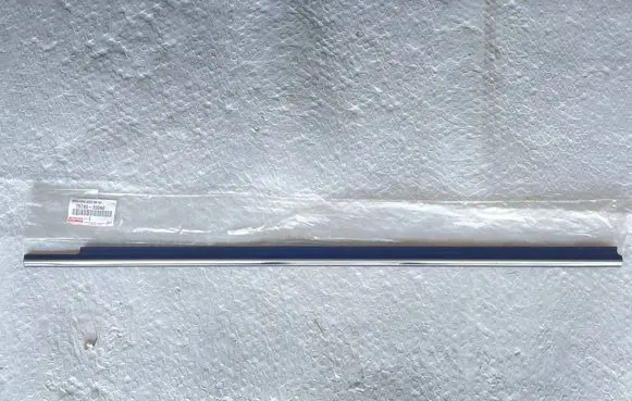 Toyota Camry Rear door glass trim molding 7574033040BLCP 7574033040