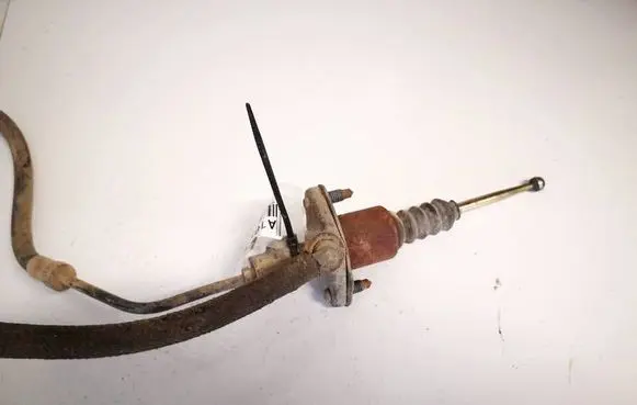 Volkswagen Golf III Clutch master cylinder 