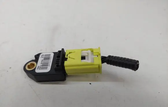 Toyota Auris 150 Airbag deployment crash/impact sensor 8983102080 2018263453