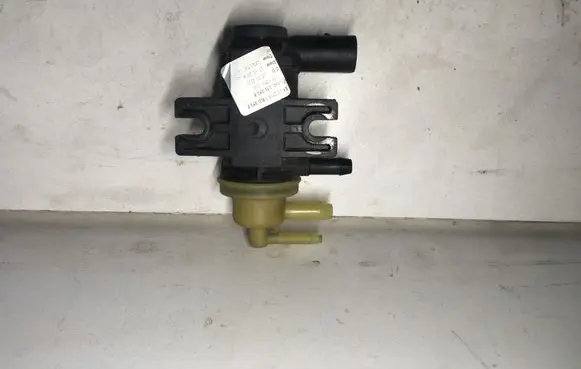 Skoda Octavia Mk3 (5E) Vacuum valve 04L131051F