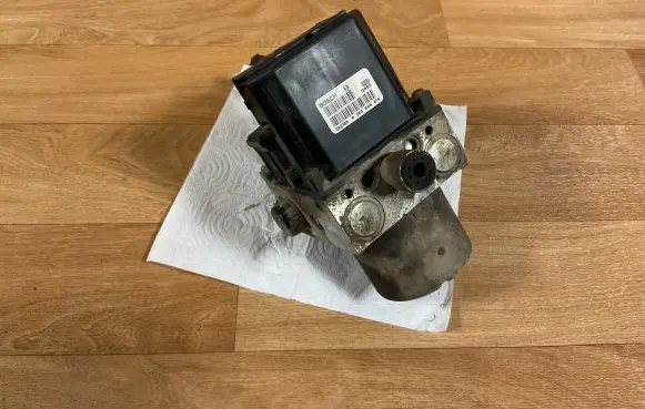 Ford Mondeo Mk III ABS Pump 0265800014 392186