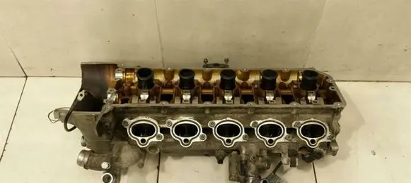 BMW M5 Engine head 7833877