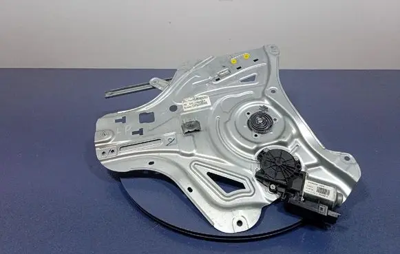 Hyundai ix35 Front door window regulator with motor 82470-2Y340